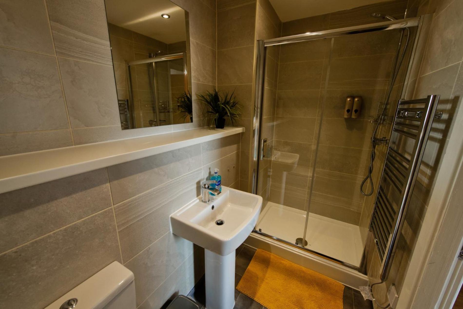 Sidemerseylivings - Central, Bright, And Convenient 2-Bedroom Apartment With Parking ليفربول المظهر الخارجي الصورة